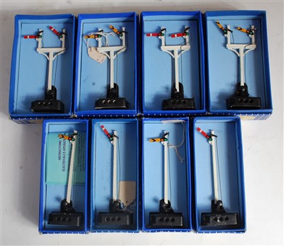 Lot 796 - A tray of mixed model railway items ex model...