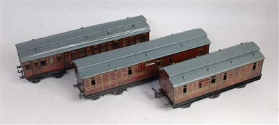Lot 526 - Bassett-Lowke BR dark green lined black plus...
