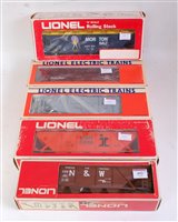 Lot 492 - Five Lionel goods wagons: N AND W hopper 9111;...