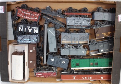 Lot 496 - Mettoy passenger set clockwork green 0-4-0...
