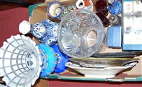 Lot 190 - A box of miscellaneous items to include a...