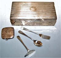 Lot 420 - A George V table cigarette box, of typical...