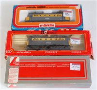 Lot 854 - 3 H0 Netherlands Railway yellow/grey livery...