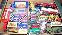 Lot 586 - A single box of loose and boxed diecast...