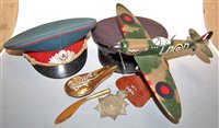 Lot 512 - A small collection of miscellaneous items, to...