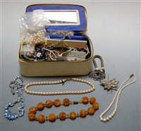 Lot 464 - A box of assorted costume jewellery including...