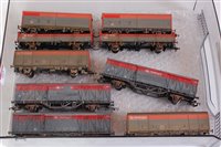 Lot 913 - 9 Hornby Rail freight red/grey mixed type...