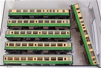 Lot 916 - Rake of 6 MK2 coaches, all green/cream and...