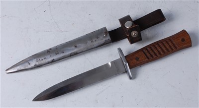 Lot 127 - A German Nahkampfmesser