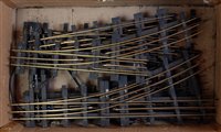 Lot 287 - Tray of brass 3-rail raised centre rail wooden...