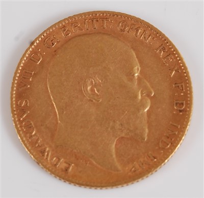 Lot 2039 - Great Britain, 1910 gold half sovereign,...