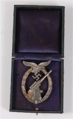 Lot 301 - A German Anti-Aircraft Artillery War badge