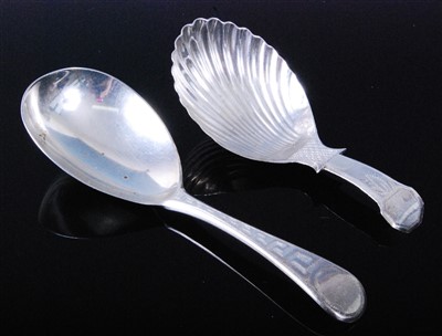 Lot 1117 - A George III silver caddy spoon