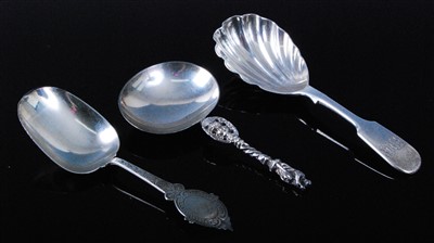 Lot 1132 - A Victorian silver caddy spoon