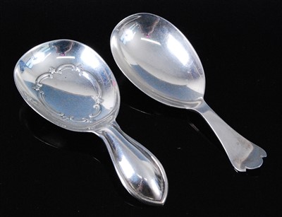 Lot 1135 - An Edwardian silver caddy spoon