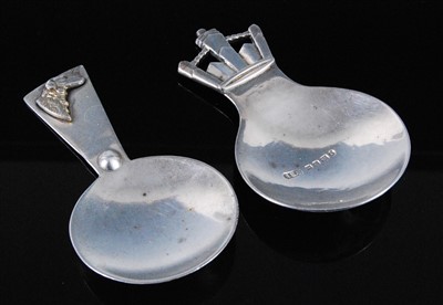 Lot 1146 - An Art deco silver caddy spoon