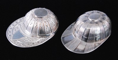 Lot 1149 - A novelty silver caddy spoon