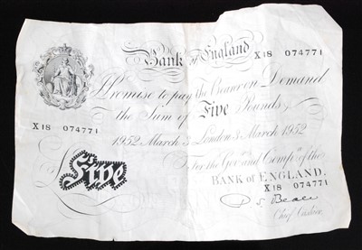 Lot 2122 - Great Britain, Bank of England £5 note