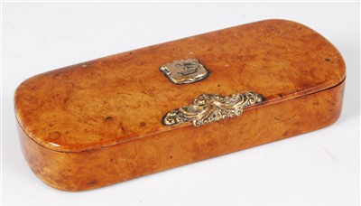 Lot 1354 - A 19th century burr wood snuff-box, the hinged...