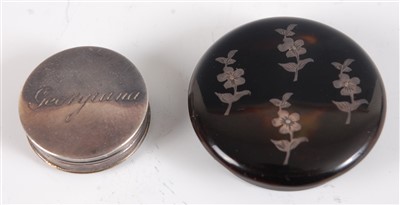 Lot 1356 - A George III silver pill box, of plain...