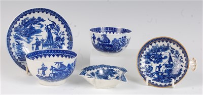 Lot 1066 - A Worcester porcelain blue and white egg...