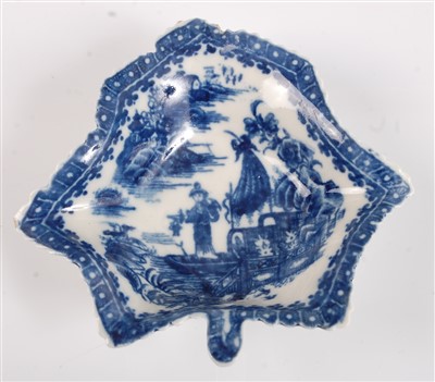 Lot 1066 - A Worcester porcelain blue and white egg...