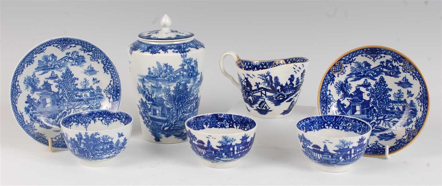 Lot 1075 - A Worcester porcelain tea canister and cover,...