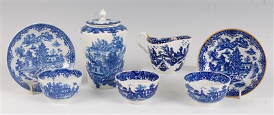 Lot 1075 - A Worcester porcelain tea canister and cover,...