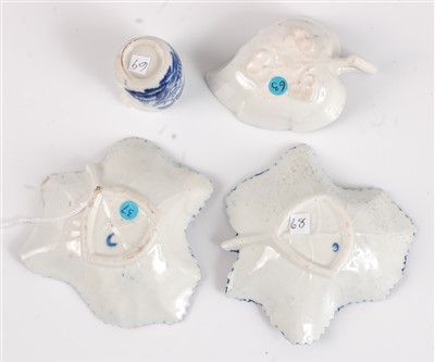 Lot 1085 - A Worcester porcelain pickle dish, blue...