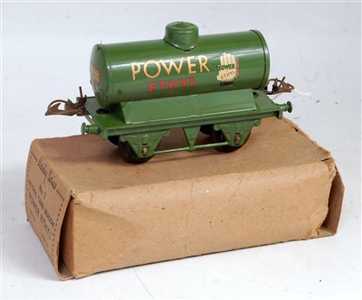 Lot 302 - Hornby 1940-41 Power Ethyl Petrol tank wagon -...