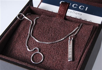 Lot 2677 - A Gucci 18ct white gold Lariat necklace,...