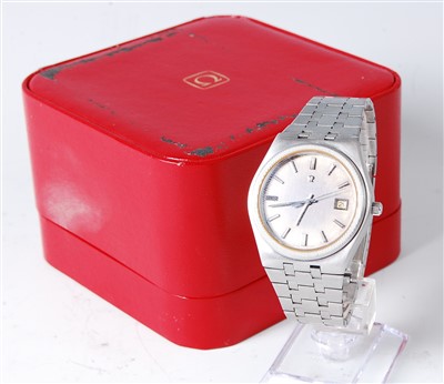 Lot 2680 - A gent's Omega steel cased Seamaster quartz...