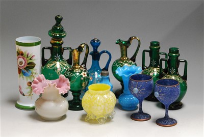 Lot 32 - A box of miscellaneous glassware, to include a...