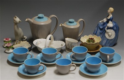 Lot 38 - A box of miscellaneous chinawares, to include...