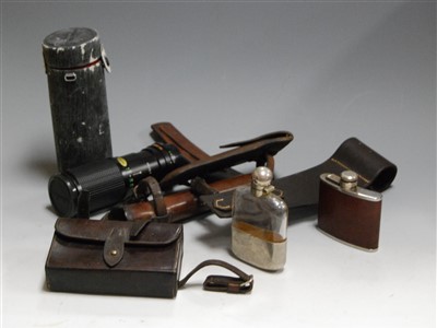 Lot 113 - A small collection of miscellaneous items, to...