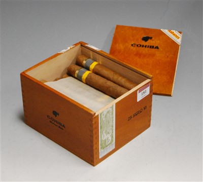 Lot 190 - An open box of Habanas Cohiba Cuban cigars,...
