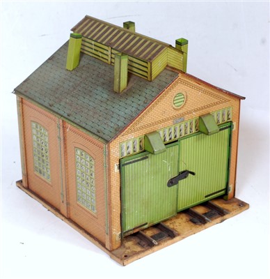 Lot 319 - Hornby 1928/33 No. 1 clockwork engine shed on...