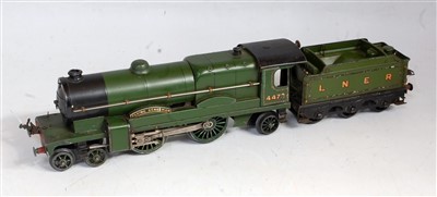 Lot 331 - Hornby 1936/41 darker green LNER E320 20v AC...