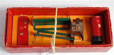 Lot 436 - Hornby 1927/30 Railway accessories set No. 3...