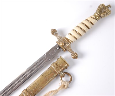 Lot 4 - A Third Reich kriegsmarine Officer's dagger