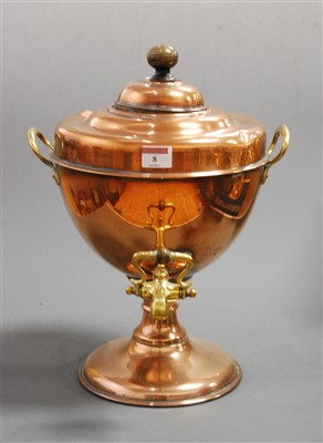 Lot 8 - An early 20th century copper samovar having...