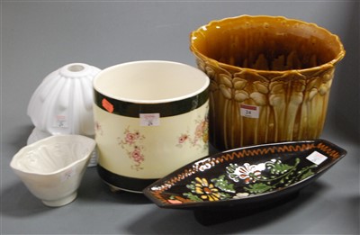 Lot 24 - A small collection of miscellaneous items, to...