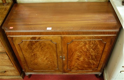 Lot 1231 - A reproduction mahogany and flame mahogany...