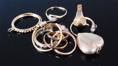 Lot 418 - A selection of scrap gold and yellow metal...