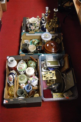 Lot 151 - A large collection of miscellaneous items, to...