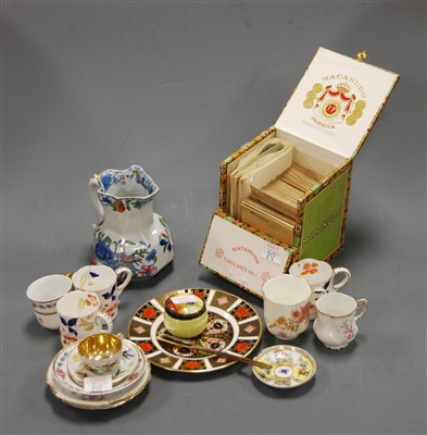 Lot 300 - A small collection of miscellaneous items, to...