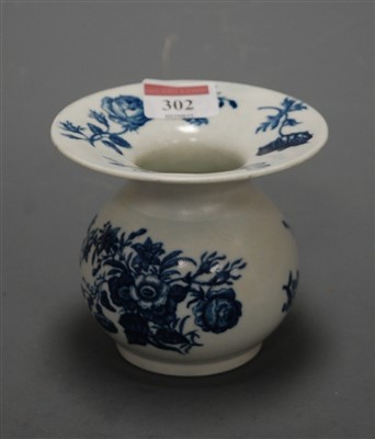 Lot 302 - An 18th century Worcester blue and white...