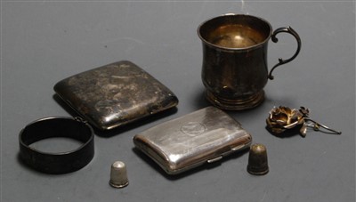 Lot 386 - A George V silver christening mug, of bell...