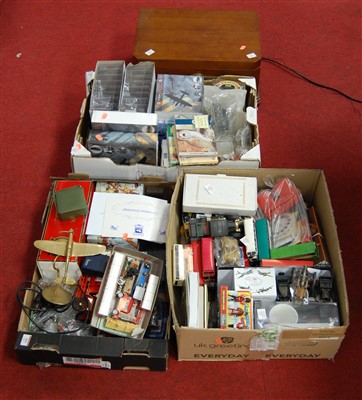 Lot 561 - A large collection of miscellaneous items, to...