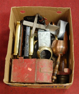 Lot 660 - A box containing a quantity of metalware...